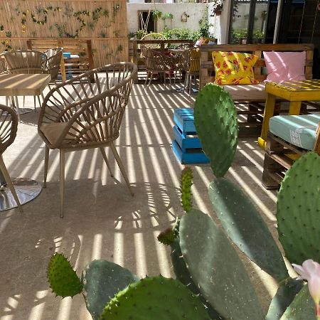 Eden Suites & Apartments Σαράντα Εξωτερικό φωτογραφία