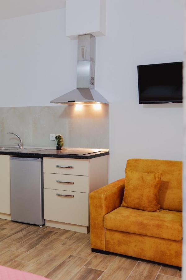 Eden Suites & Apartments Σαράντα Εξωτερικό φωτογραφία