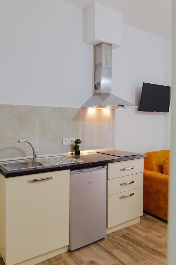 Eden Suites & Apartments Σαράντα Εξωτερικό φωτογραφία